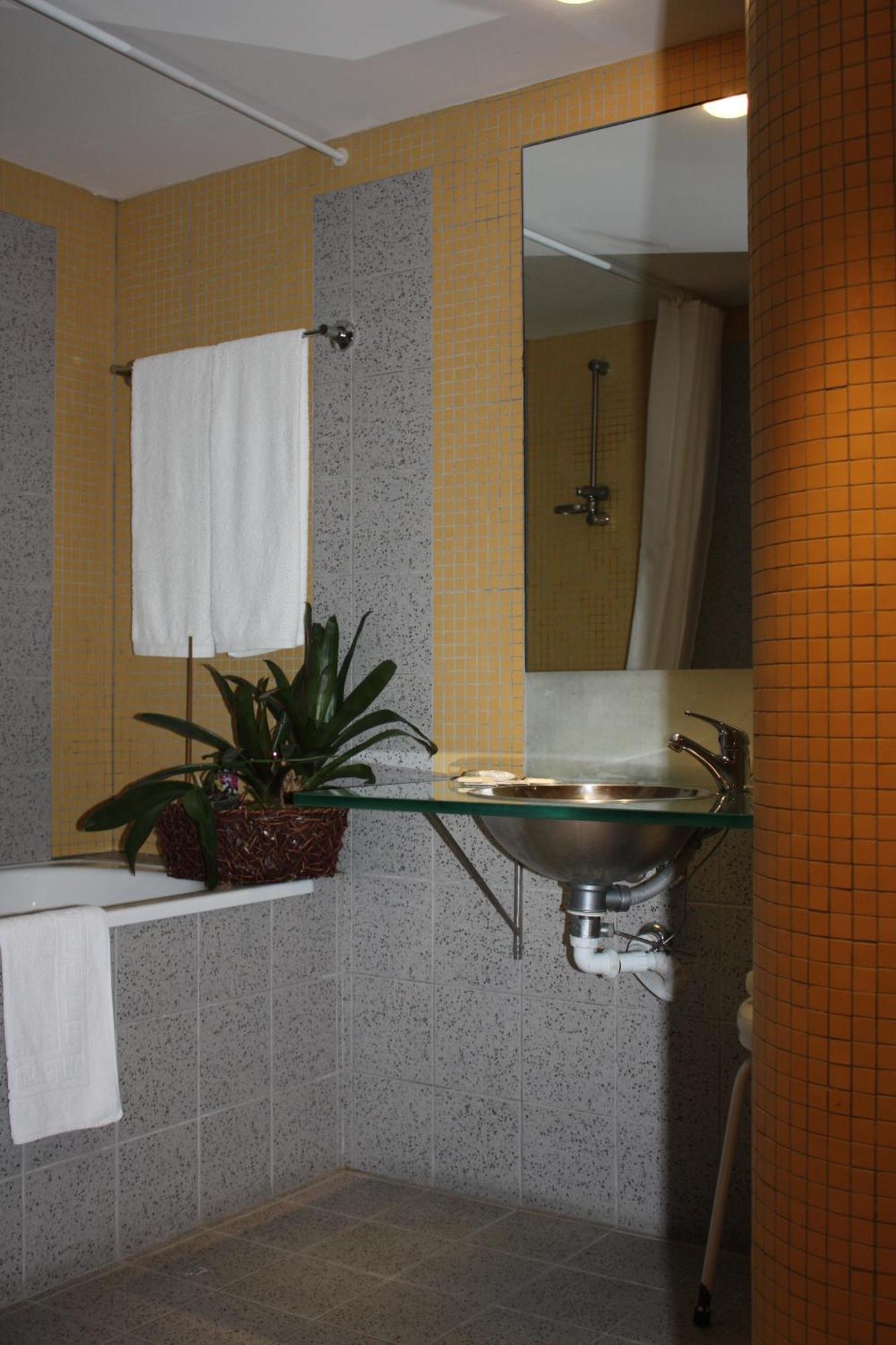 Triple Room,1037085733:JPEG